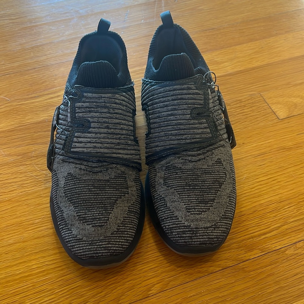 FootJoy golf shoes. Size 9 medium. Runs a little big